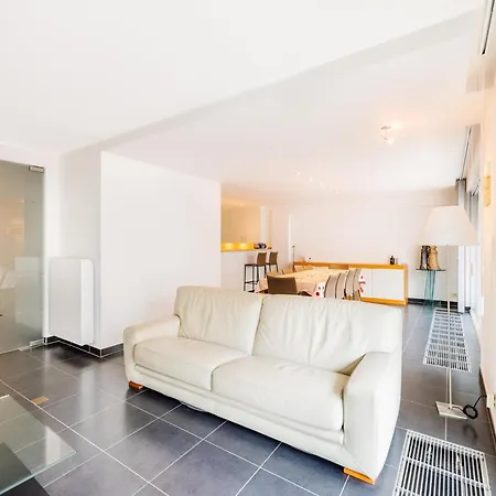 Brit Eerste Apartment